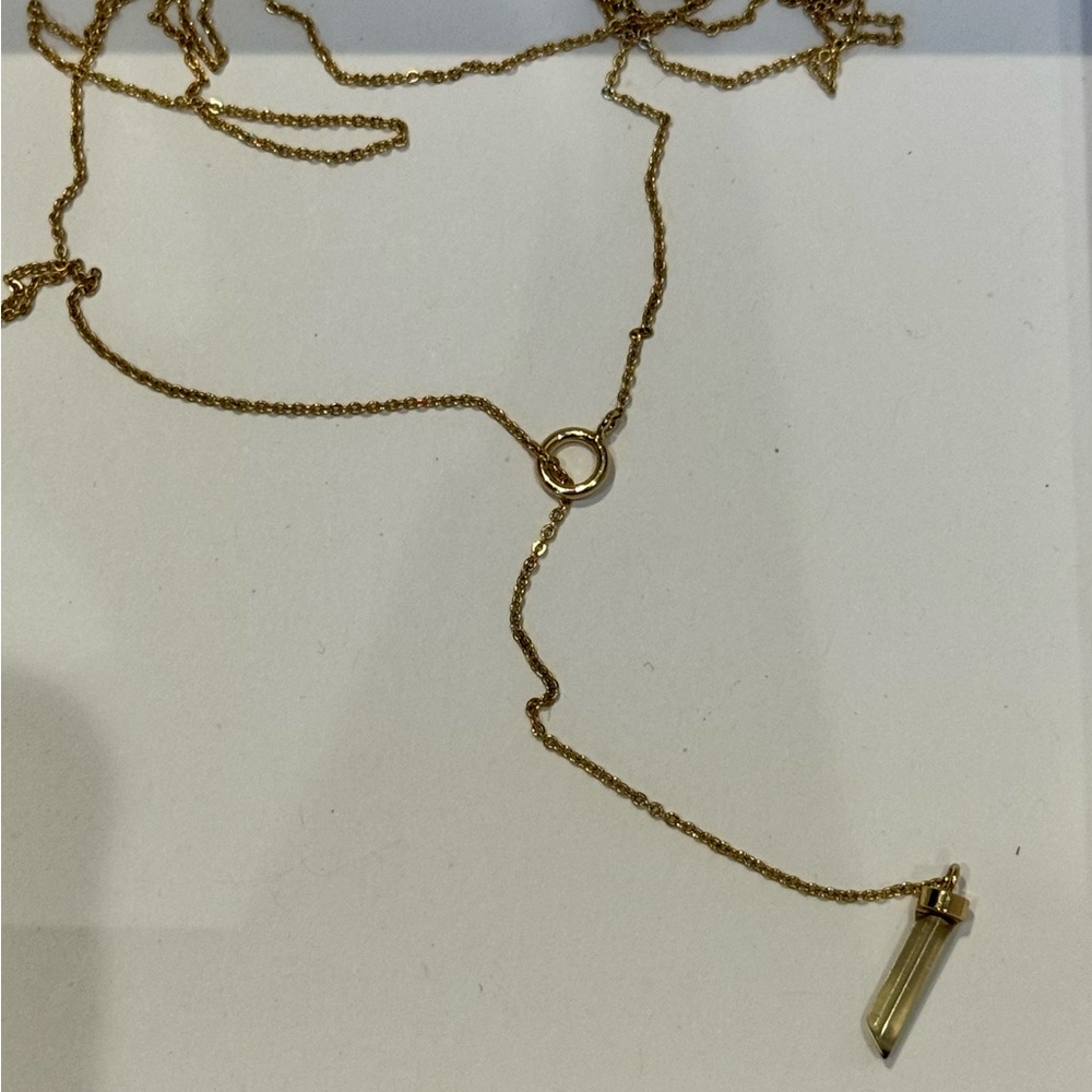 Elegant Gold Pendant Necklace